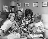 Arnold Palmer with his first wife and 2 daughters