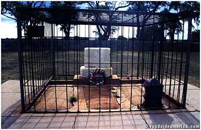 Fort Sumner's old military cemetery