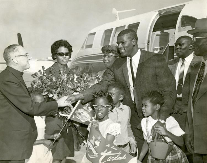 Bob Gibson with his wife and kids