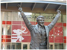 Herb Brooks statue