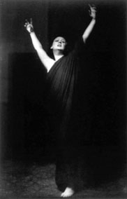 Isadora Duncan dancing