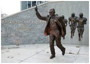 Joe Paterno statue