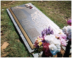 Lisa Lopes's grave
