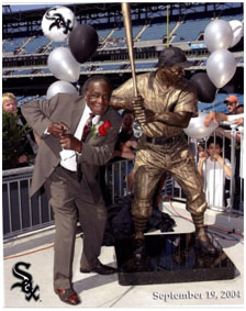 Minnie Minoso statue