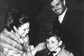 Omar Sharif with his wife and son