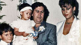 Pablo Escobar with his wife and 2 kids