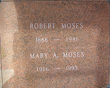 Robert Moses' grave