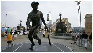 Roberto Clemente Statue