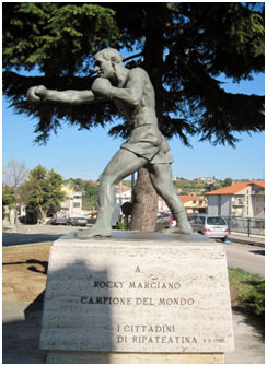 Rocky Marciano statue