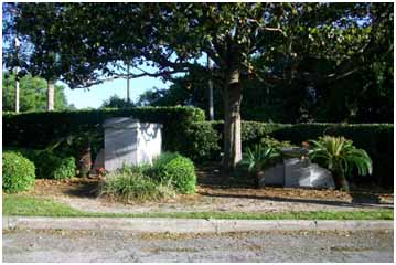 Ronnie Van Zant burial site in Orange Park, Florida