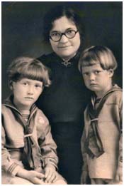 Ted Williams with his mother and brother