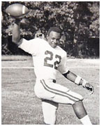 Walter Payton playing hisg school football